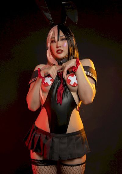 美女与人妖互一交_国产在线视频