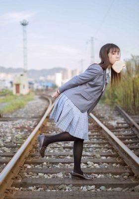 亚洲饥渴女教师_4K神马影院在线