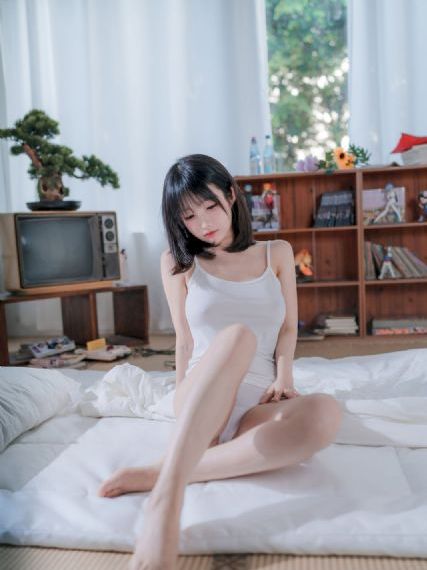 伊人久久蜜月_BD英语在线视频播放